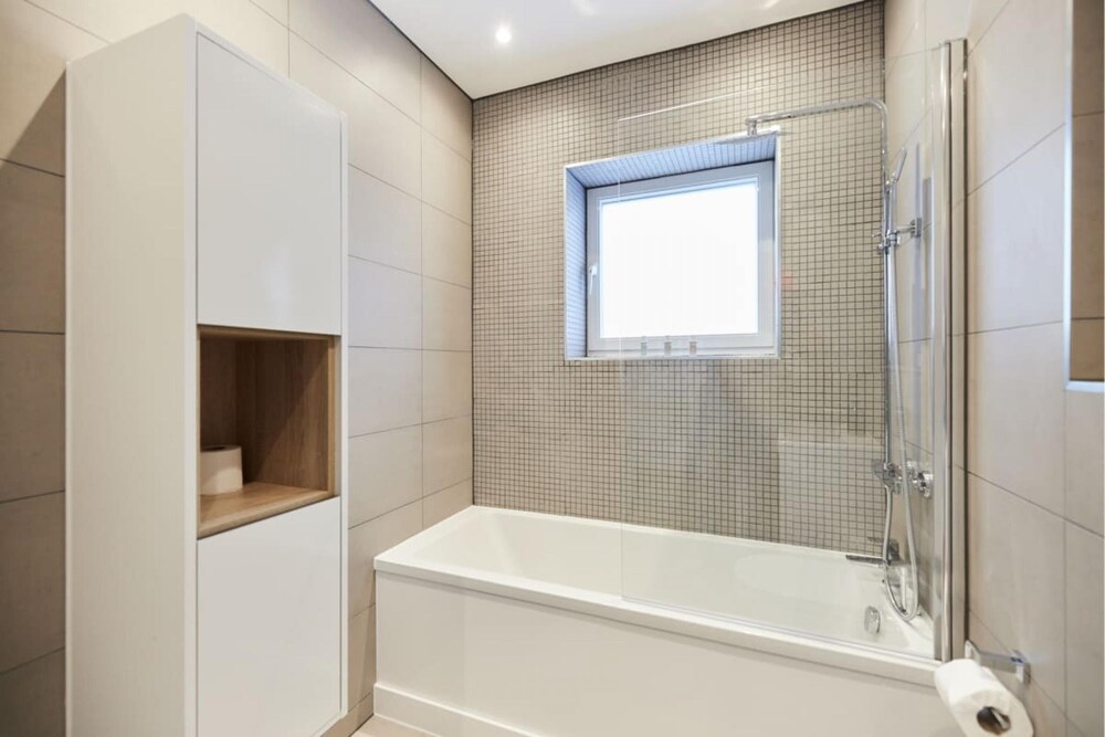 Wembley Vacations - The Wembley Park Corner - Classy 2bdr Flat With Balcony - Property Image 10