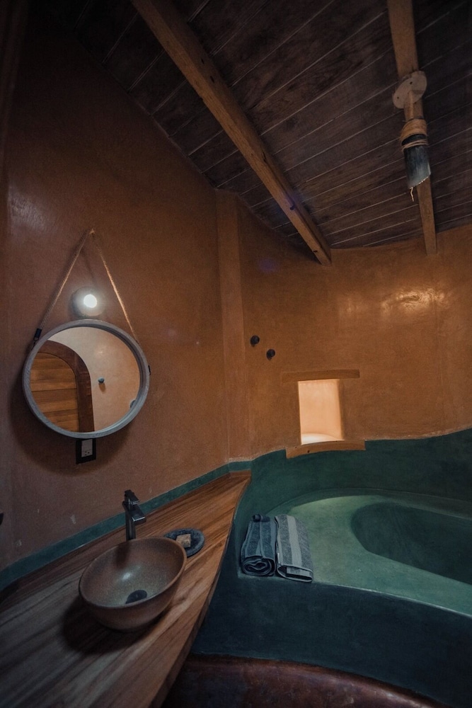 EL EQUIMITE HOTEL BOUTIQUE