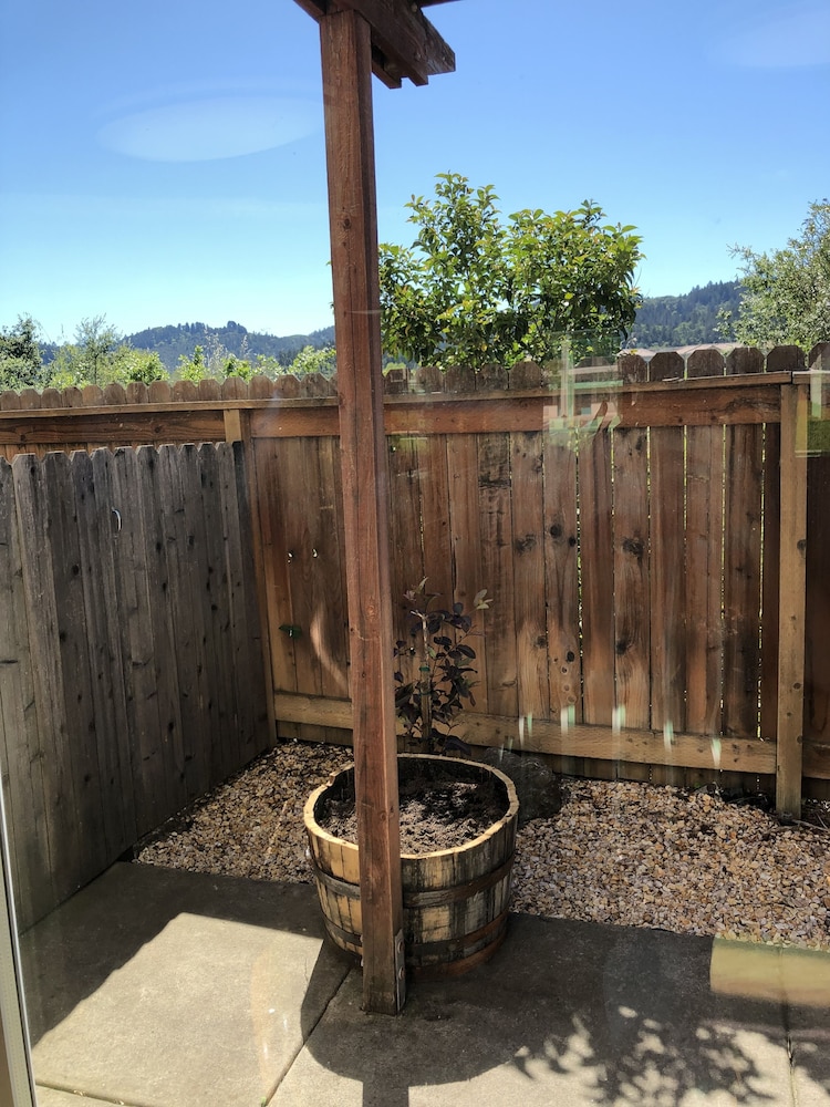 Cloverdale Wine Country Inn  Suites - Property Image 28