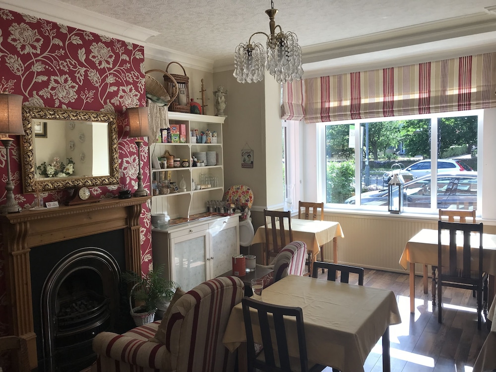 Hollies Guest House