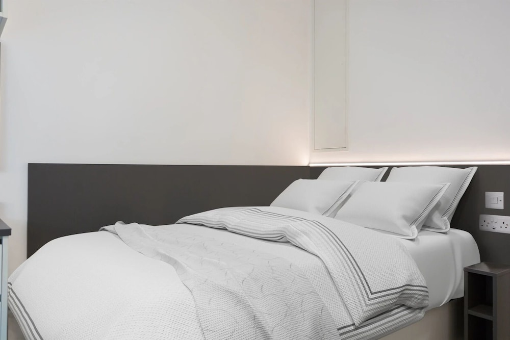 For Students Only Chic Studios and Ensuites at Chapter Highbury II in London
