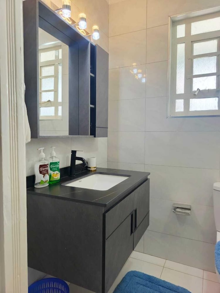 Lux Suites Grandville Apartments