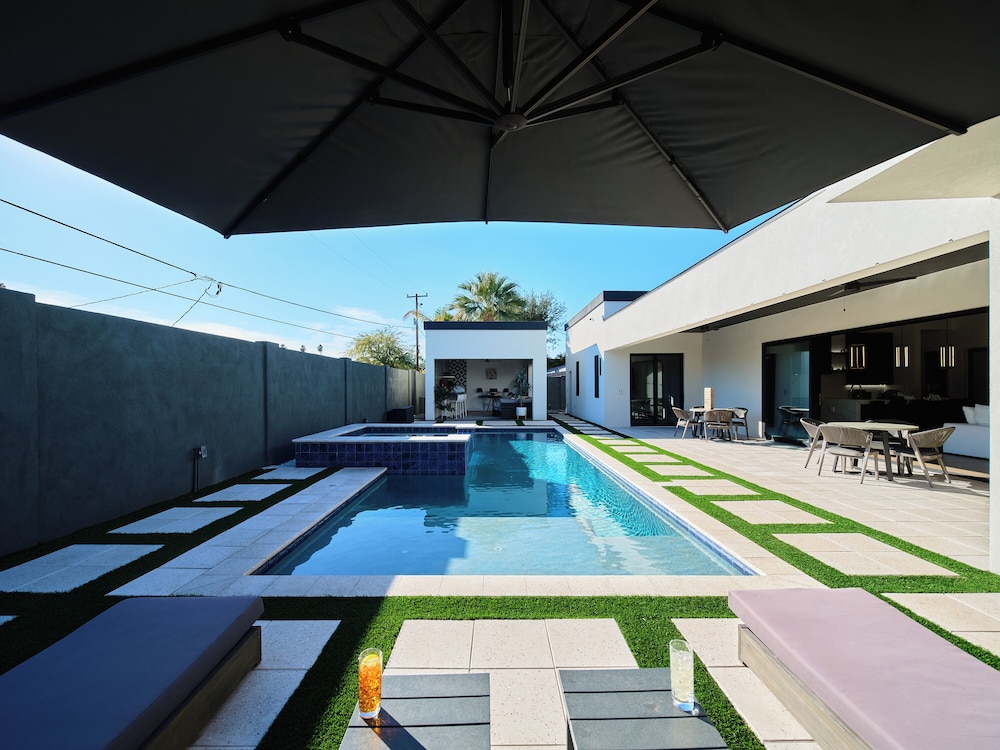 Havana - Walk to Old Town - Heated Pool & Spa
