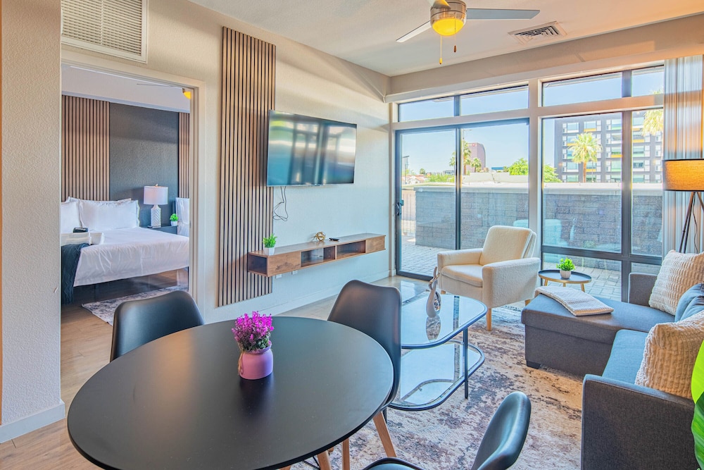 ROVE LIVING/KL - Iluminate