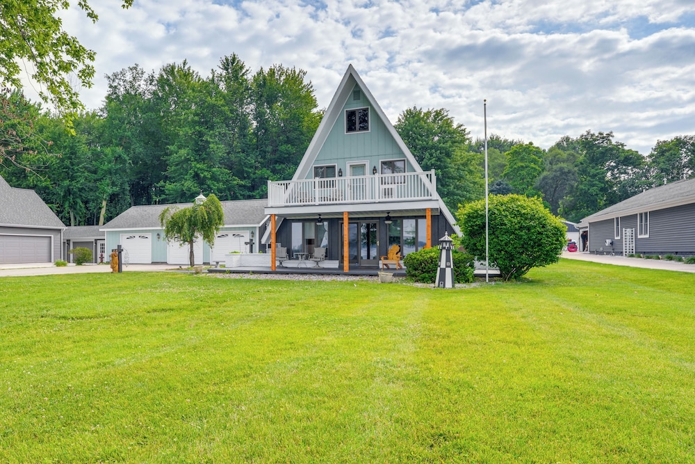 Coldwater Vacations - Spacious Coldwater Home w/ Private Dock, Fire Pit! - Property Image 1
