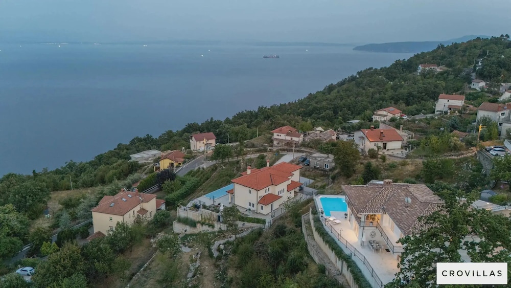Villa Lauriana Nearby Opatija - Crovillas