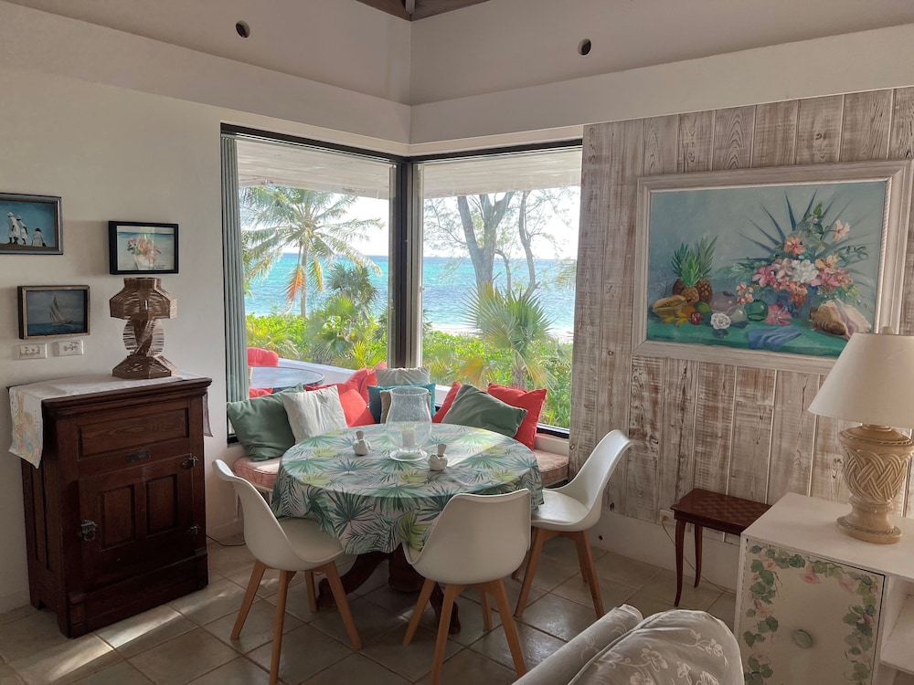 Hohum - Private Beachfront House On Exclusive Windermere 3 Bedroom Home