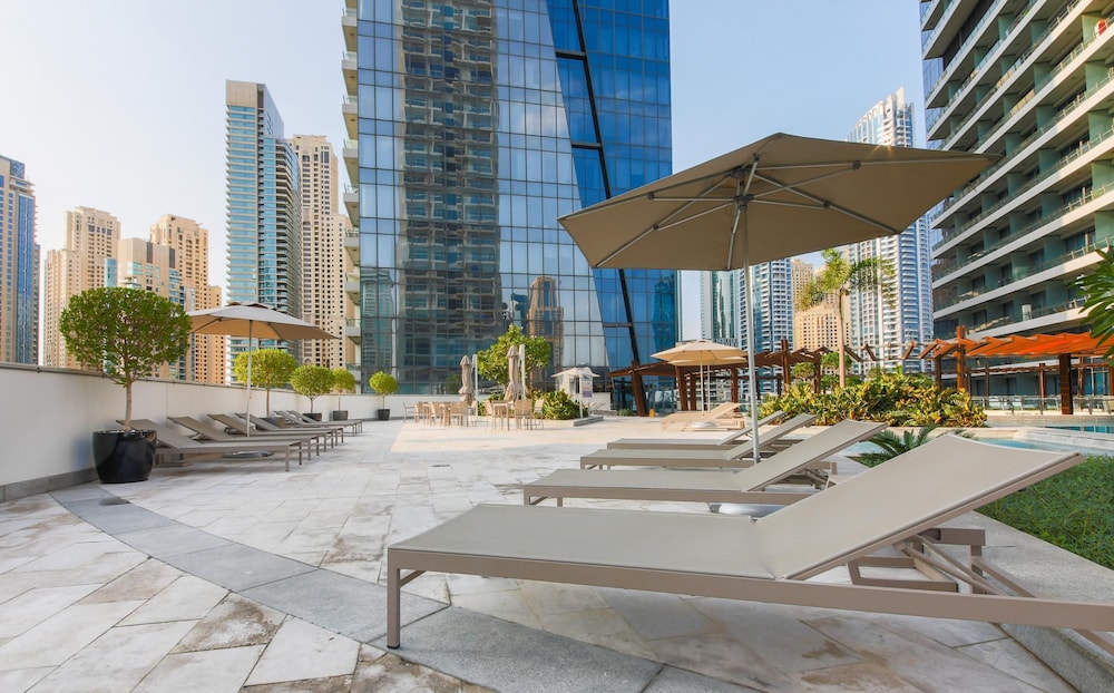 Big Bright Luxury Marina View Apt Near Beach