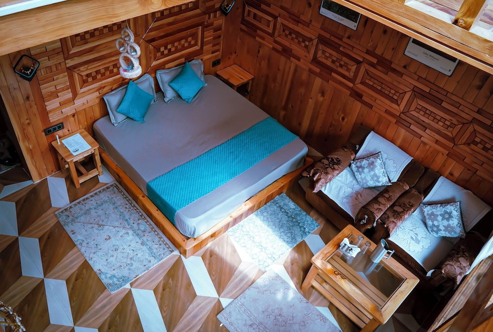 WOW Treehouse & Cottages