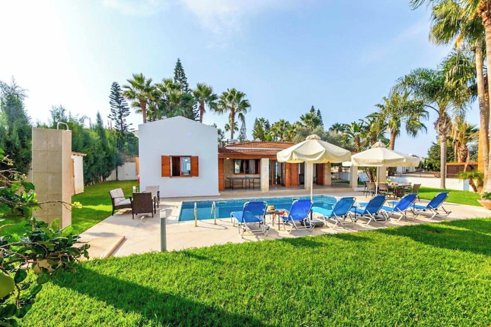 Villa Fostira