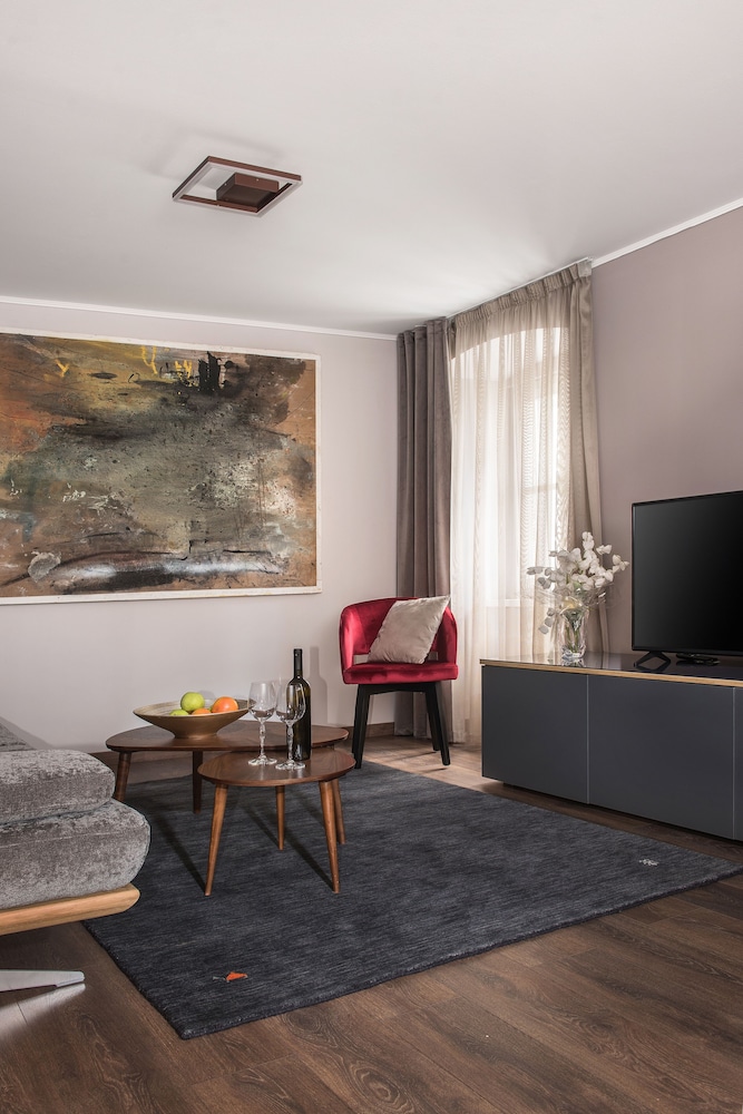 Boutique Rooms Mirabilis view 5