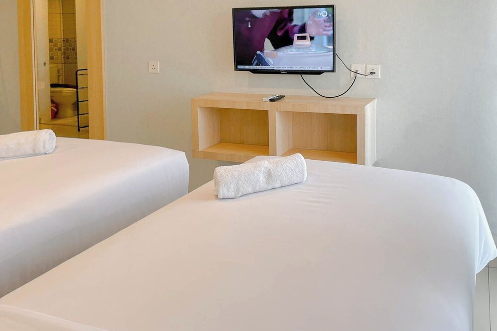 Best Deal Studio At De Prima Apartment Medan
