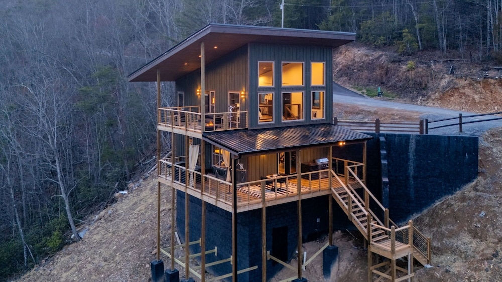 Reflections 1 Bedroom Cabin