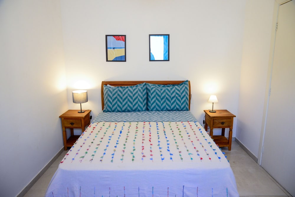 Casa c Piscina a 150m da Praia de Boi Ucanga