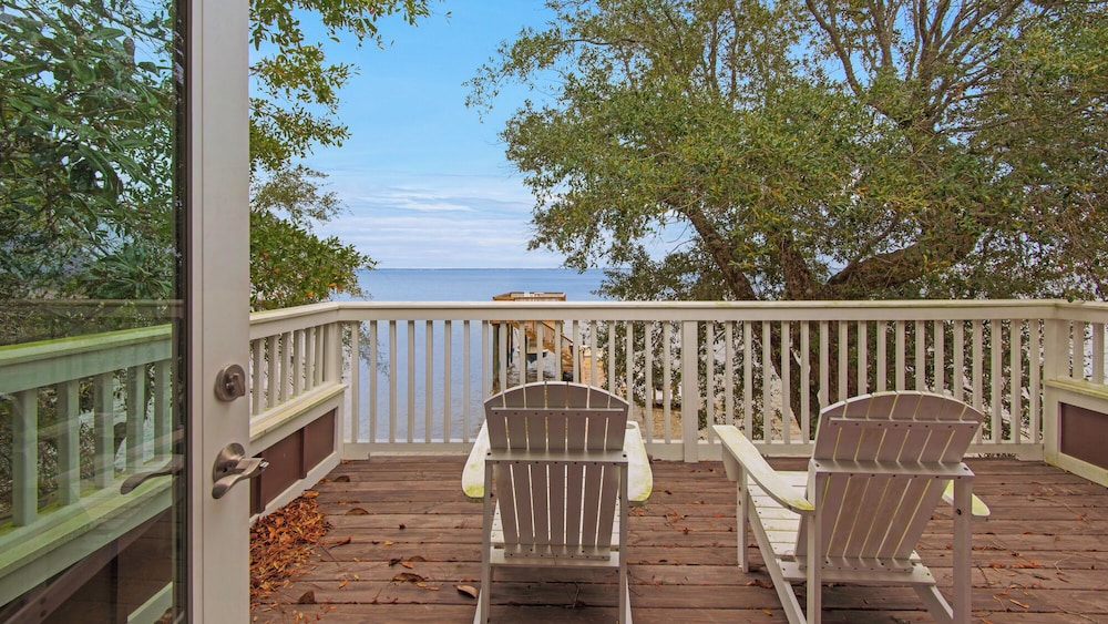 3br/3.ba With Dock, Deck/balcony and Fireplace view 5