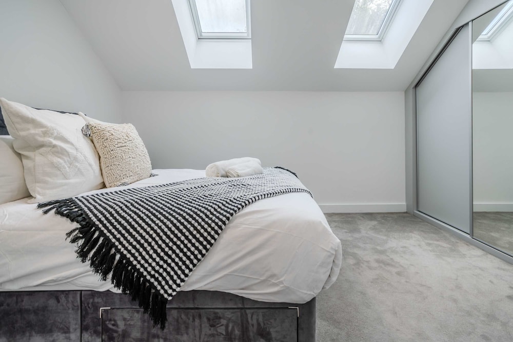 The Hidden Suite - 4BR Townhome Roof Top
