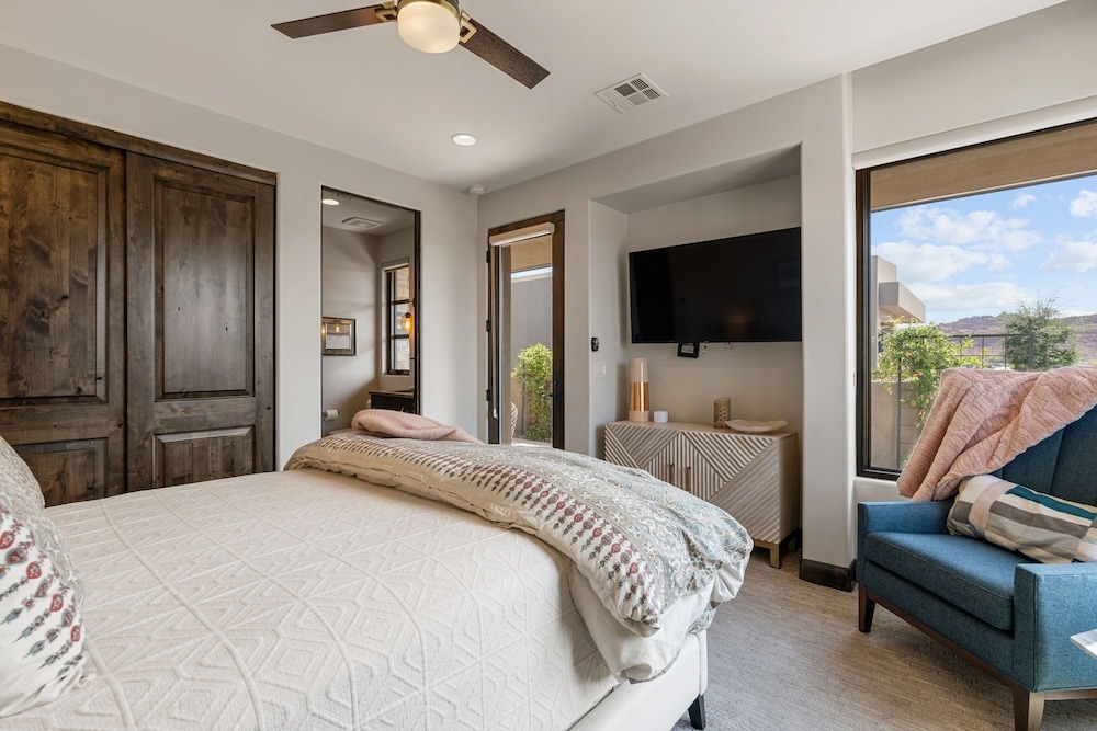 La Vista Encanto #14 4 Bedroom Home