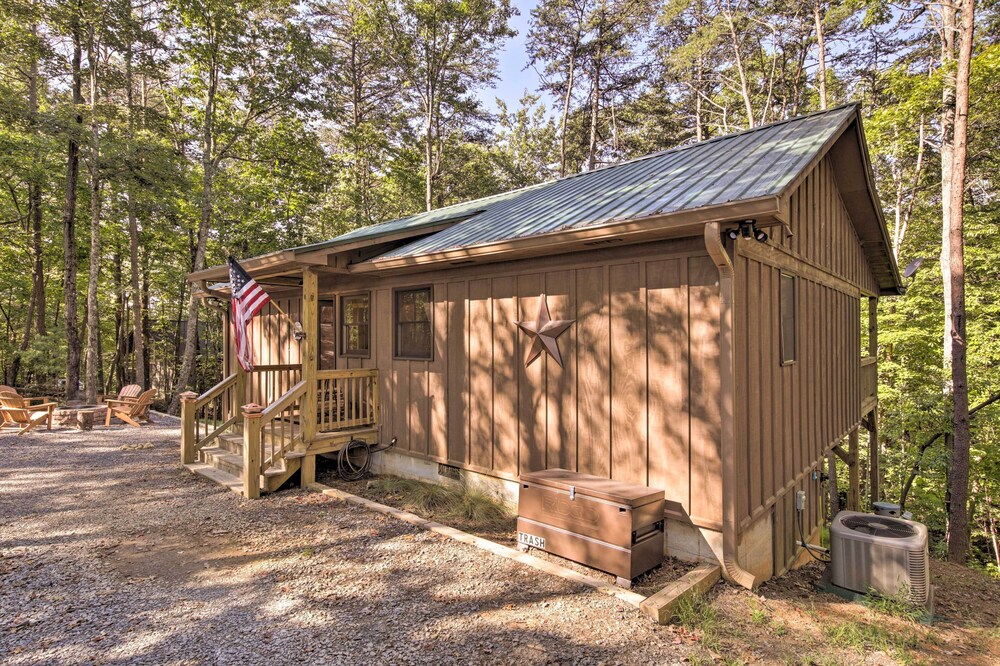 Blue Ridge Hideaway w/ Fire Pit & Mtn Views! view 3