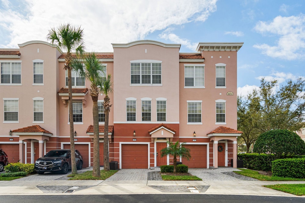Comfortable 3BR Near Convention Center Epic Park