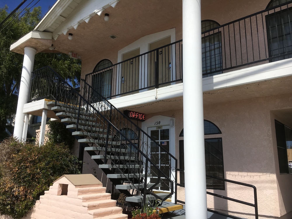 Seaview Inn