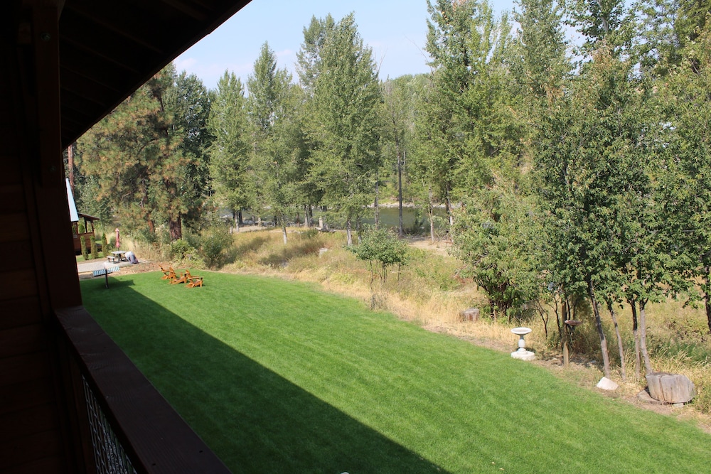 Methow River Lodge & Cabins