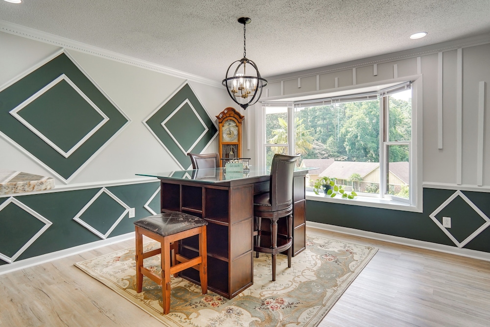 Pool & Game Room: Family Retreat in Fayetteville