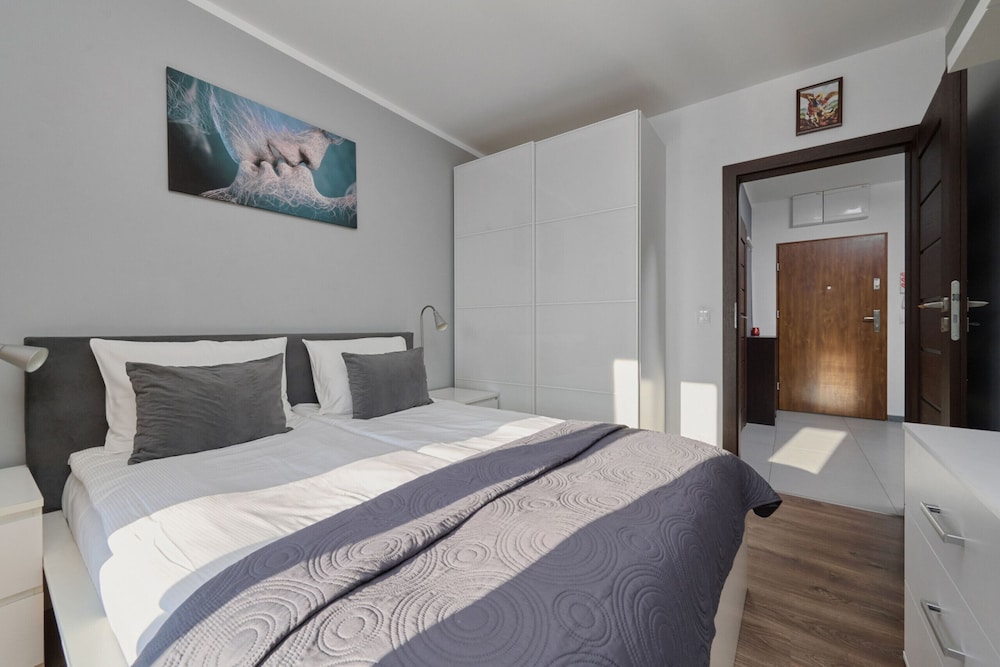 Lively Green Apartment by Renters view 3