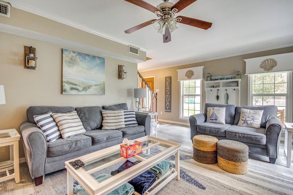 < 1 Mi to Waveland Beach: Spacious Family Home