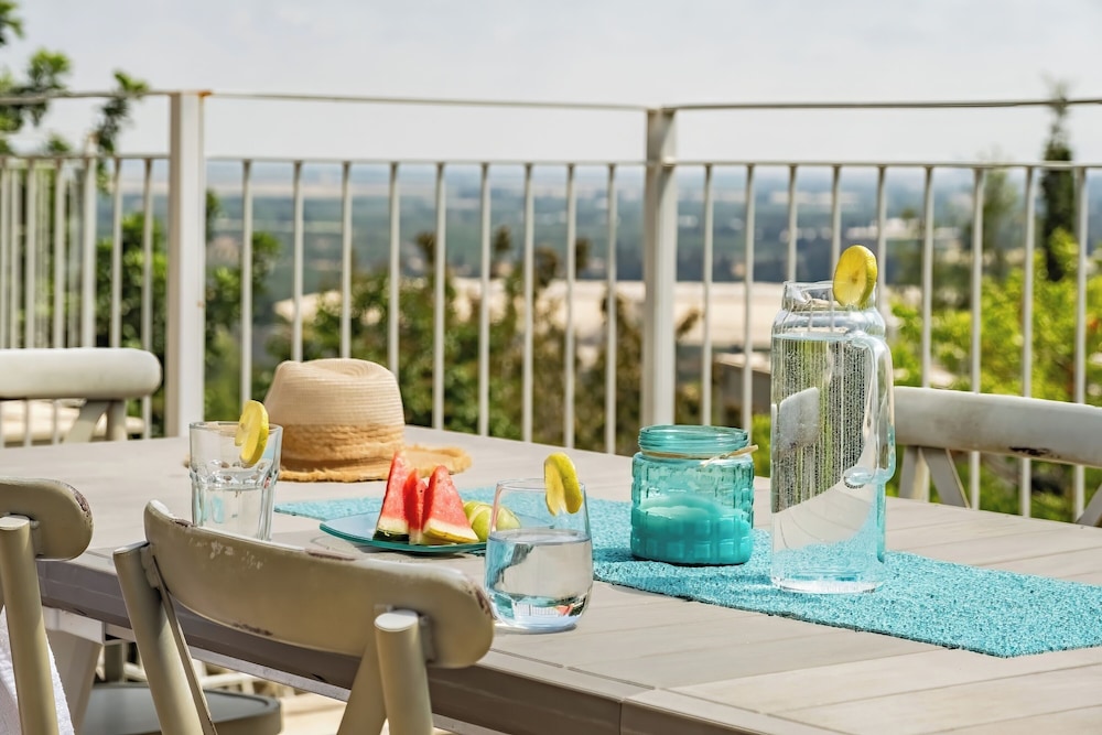 Rosh HaNikra Garden Villa by Sea N' Rent