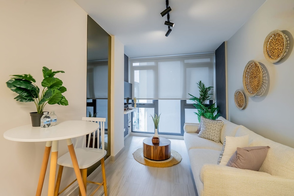 w Majestic 1BR w Fantastic Deco in Casco View