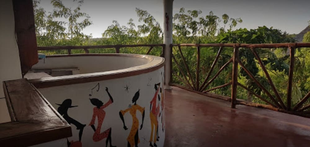 Mfumbwi Backpacker Lodge