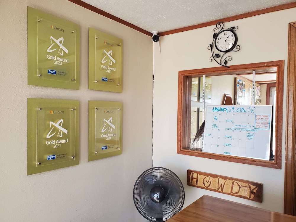 Buffalo Vacations - Rodeway Inn - Property Image 5
