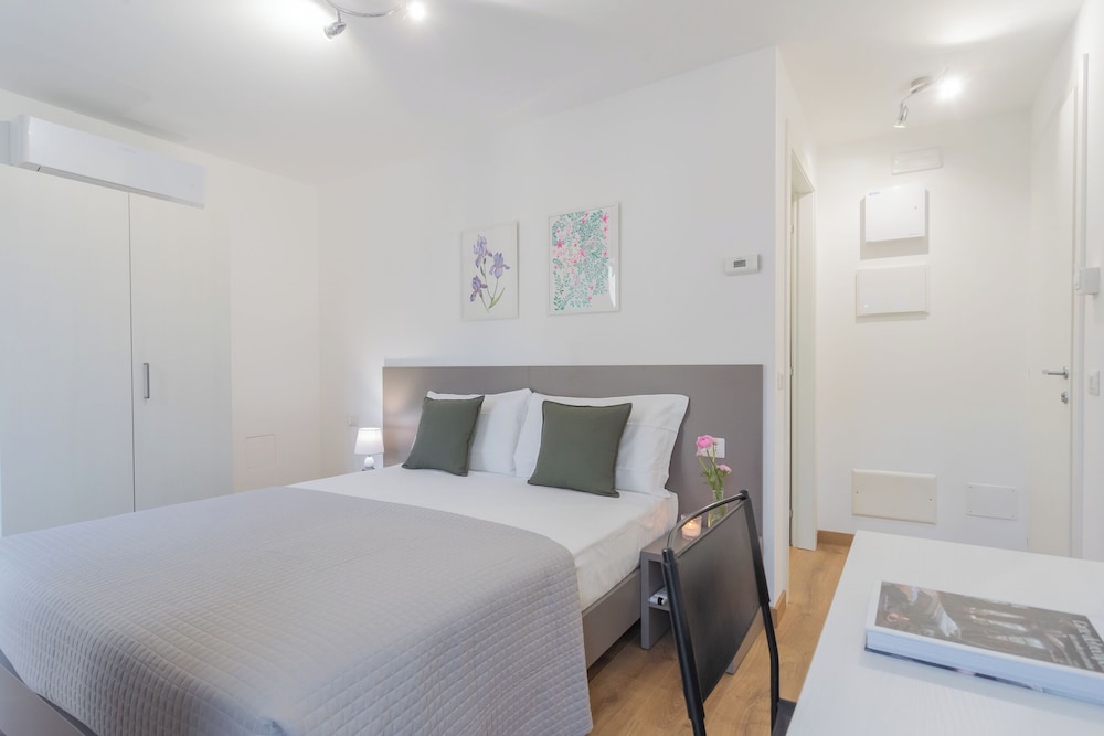 Pozzo Vertical Apartment With Garden and Parking by Rent all Como