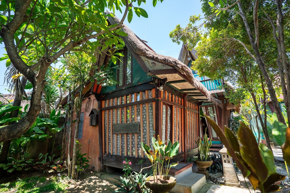 Room-cozy 2-bedroom Lumbung Cabin in San