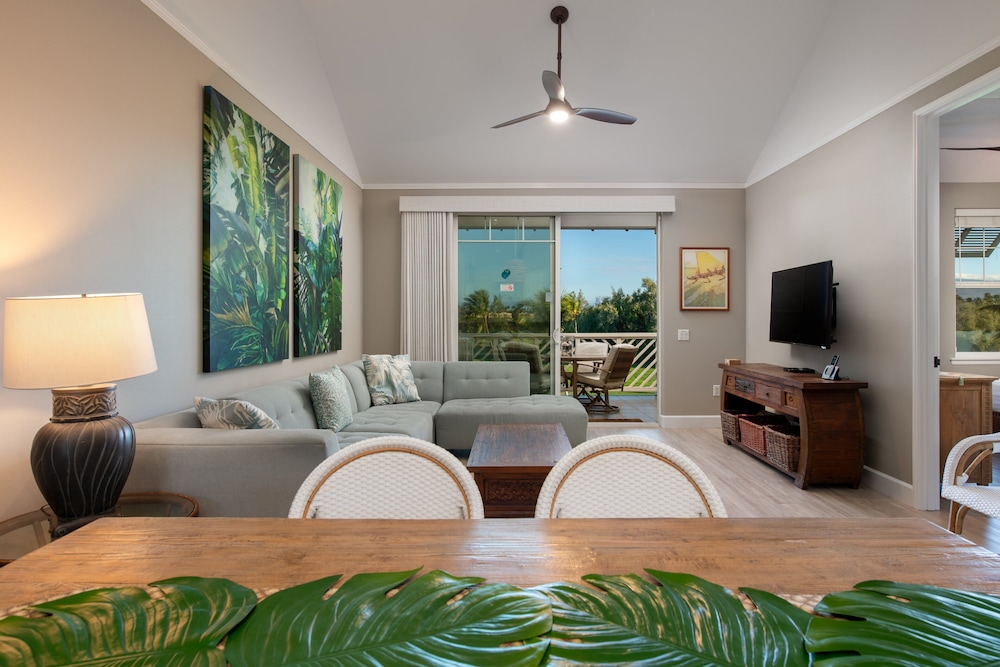 Tropical Top-floor Getaway - Fairway Villas G32 w/ Loft & Views