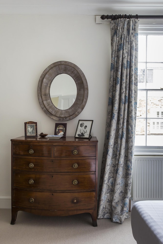 First Street II by Onefinestay