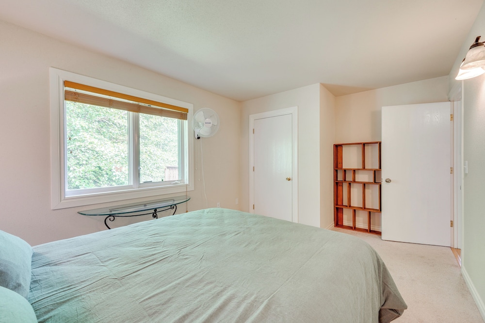 Explore Alaska: Woodsy Home w/ Deck in Palmer