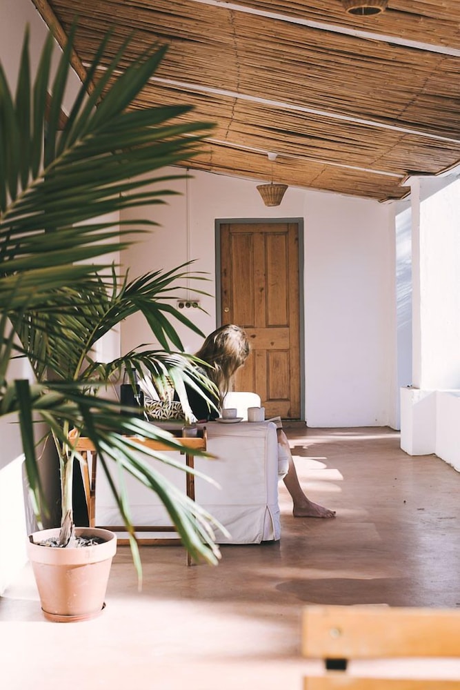 Shiraz Estate Villa & Studios