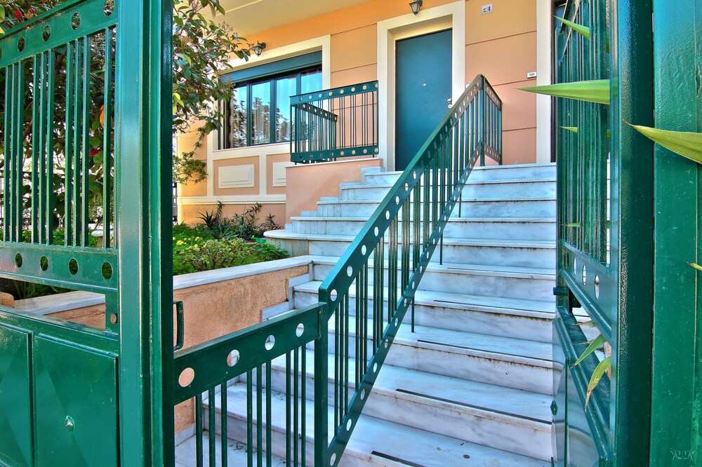 Glyfada Seaside Residence