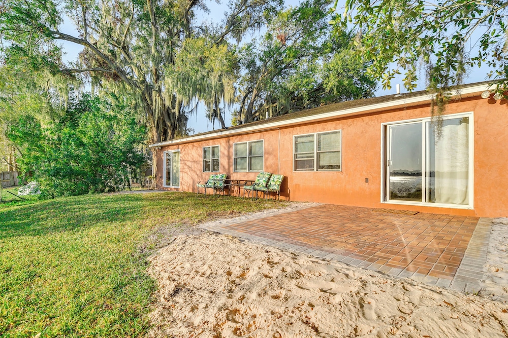 Serene Lake Views: Winter Haven Home