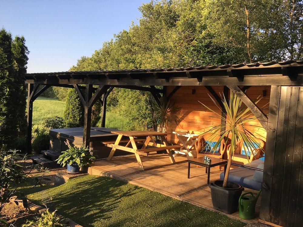Alluring Holiday Home in Reutum-Weerselo with Hot Tub
