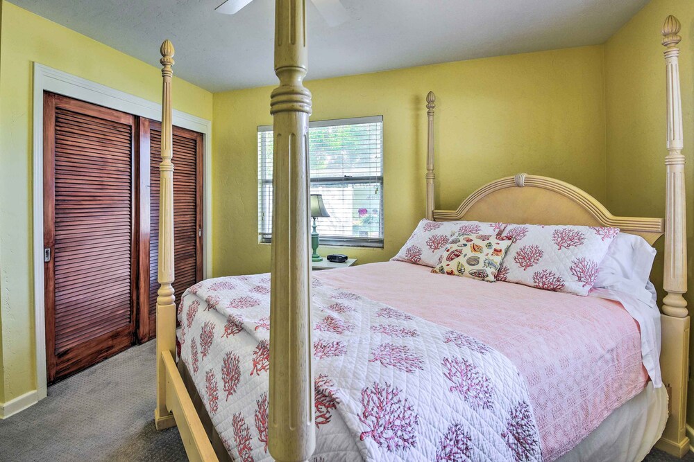 Charming Nokomis Home: Walk to Beach! view 4