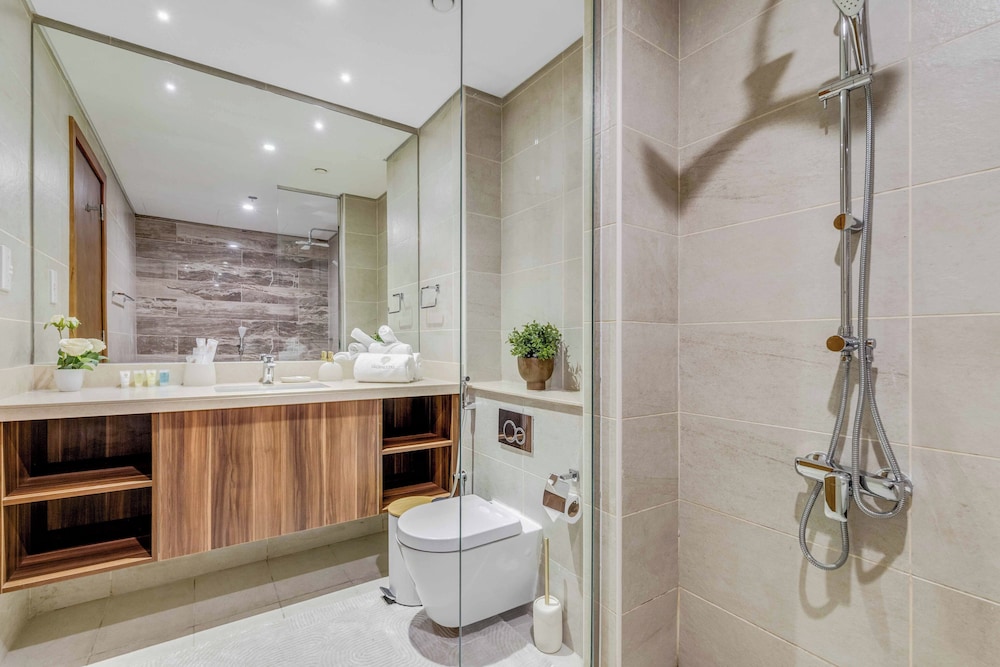 Globalstay Luxury Azizi Mina Beachfront
