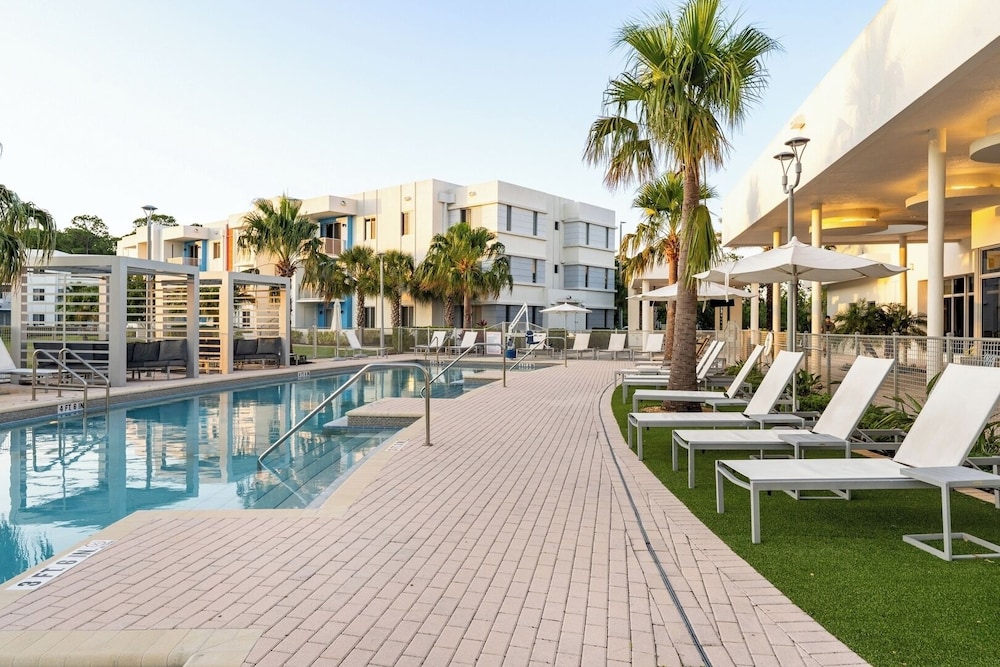 Daytona 3BR Getaway Pool, Gym, Pet Friendly