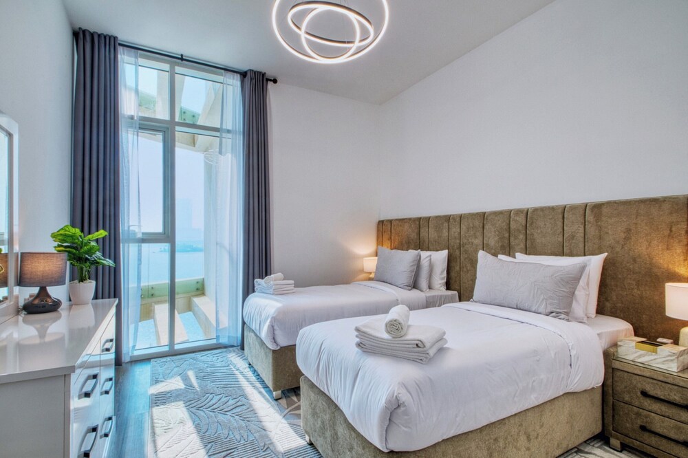 GLOBALSTAY. Azizi Royal Bay Apartments