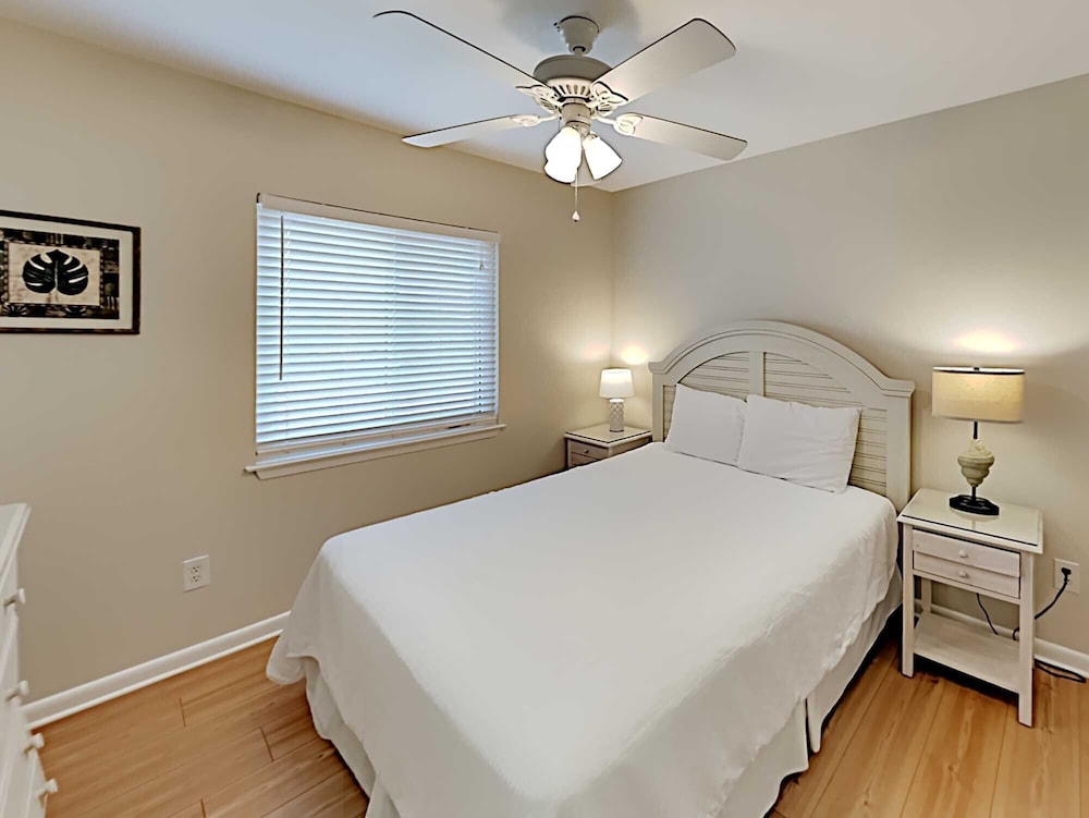 Pelican's Perch by Southern Vacation Rentals view 3