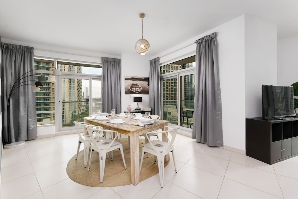 Maison Privee - Superb Apt with Burj Khalifa, Fountain & Opera Vws