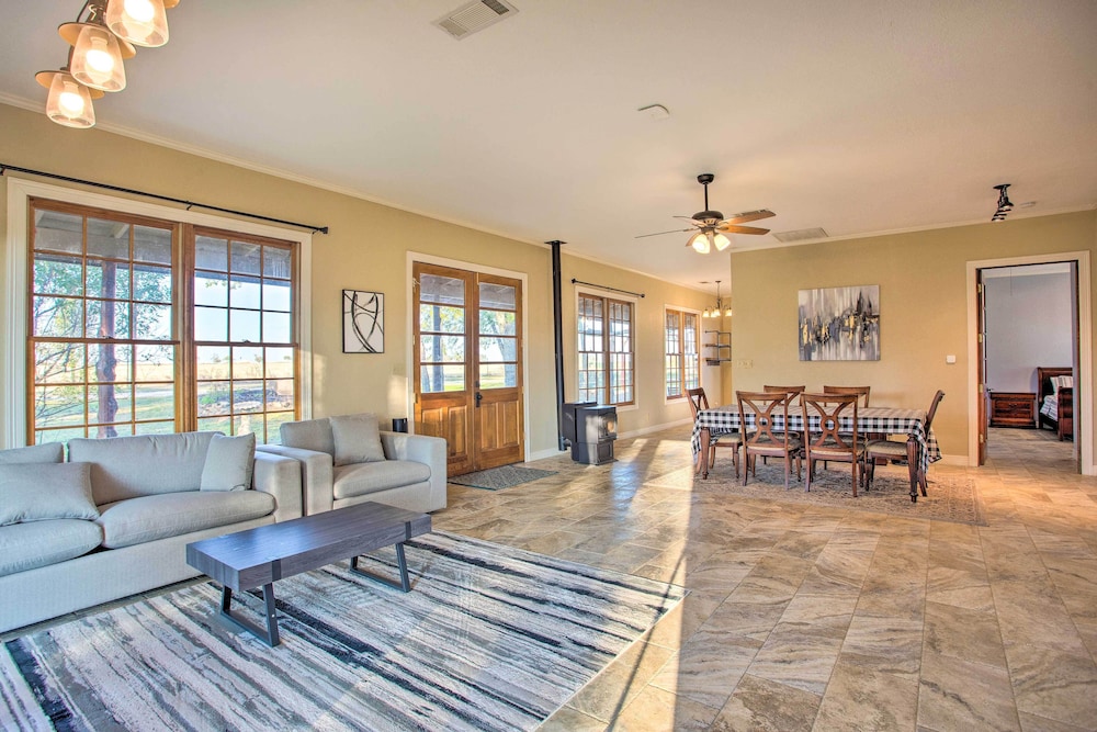 Gainesville Vacations - Charming Gainesville Retreat: Barn, Horses Welcome - Property Image 9