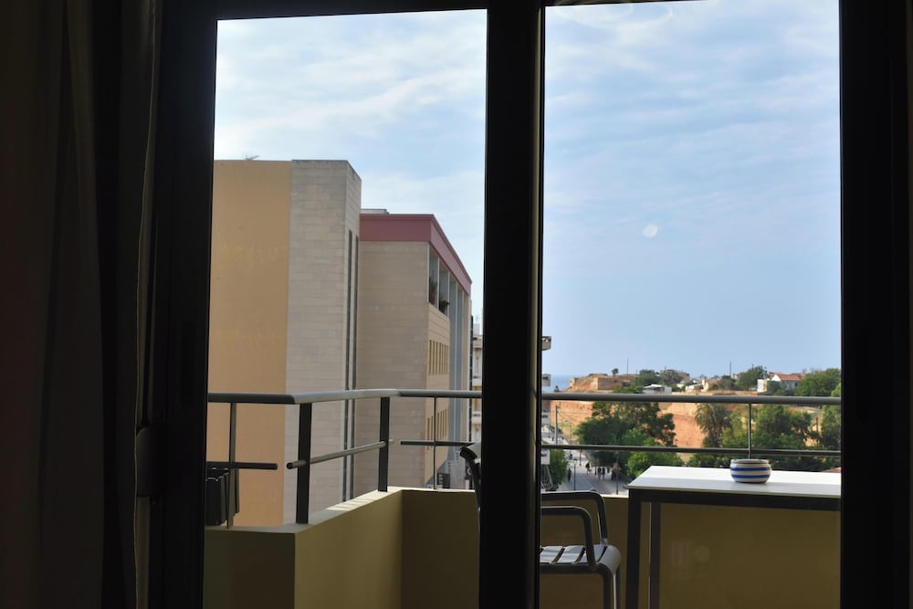 Opsis The CityScape Apartment