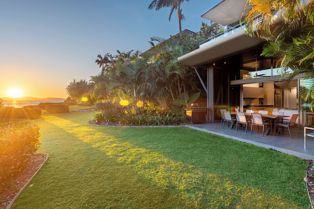 6 Yacht Club Oceanfront House On Marina Deluxe 4 Bedroom With 2 Golf Buggies